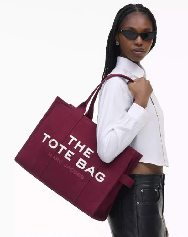 marc-jacobs-the-tote-bag-71