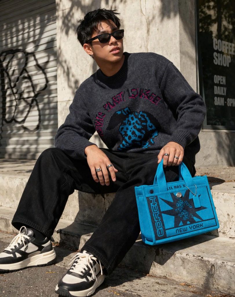 tui-xach-coach-the-lil-nas-x-drop-cargo-tote-bag-26-cp959-15