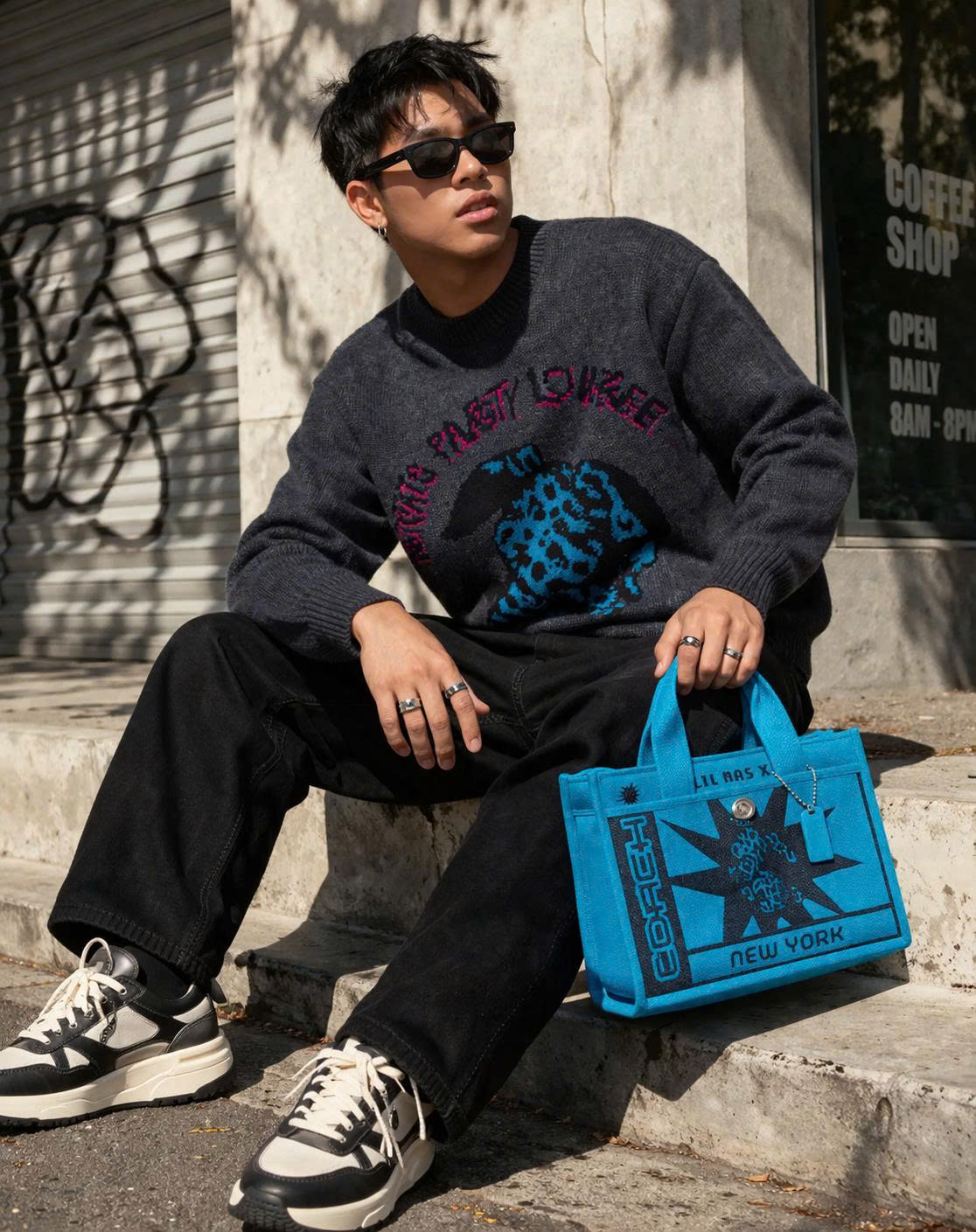 tui-xach-coach-the-lil-nas-x-drop-cargo-tote-bag-26-cp959-15